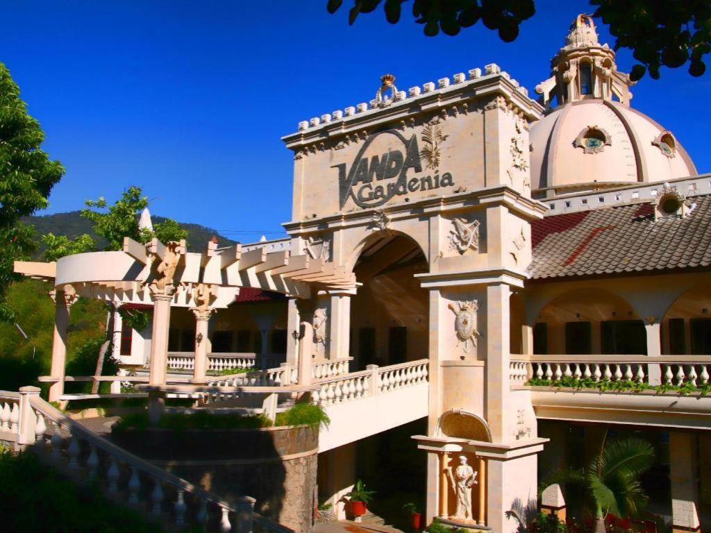 Vanda Gardenia Hotel & Resort Pasuruan Exterior photo